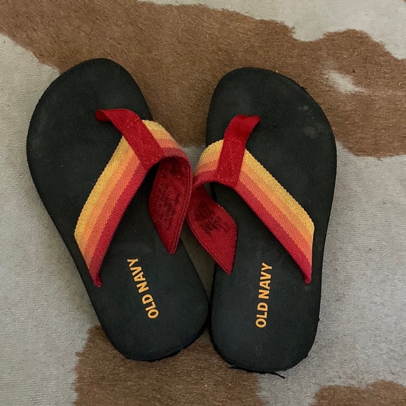 ❤️‍🔥 $5 ❤️‍🔥 or 3 /$12 ❤️‍🔥 Toddler Flip Flops - Picture 1 of 3
